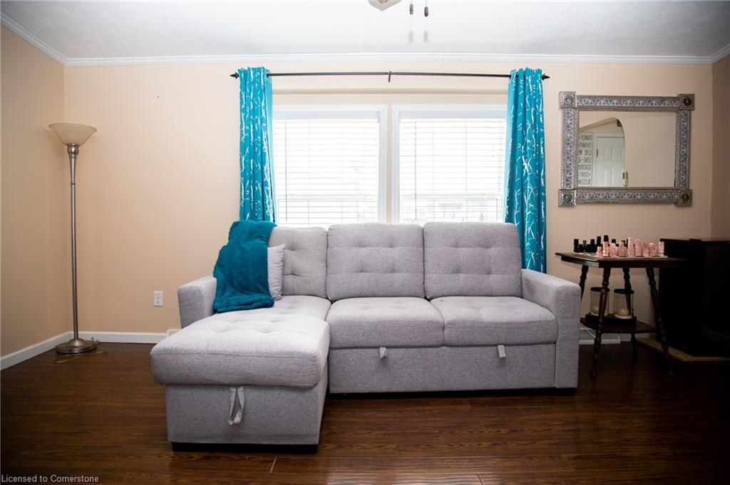 22 Cricklewood Crescent Property Photo 5