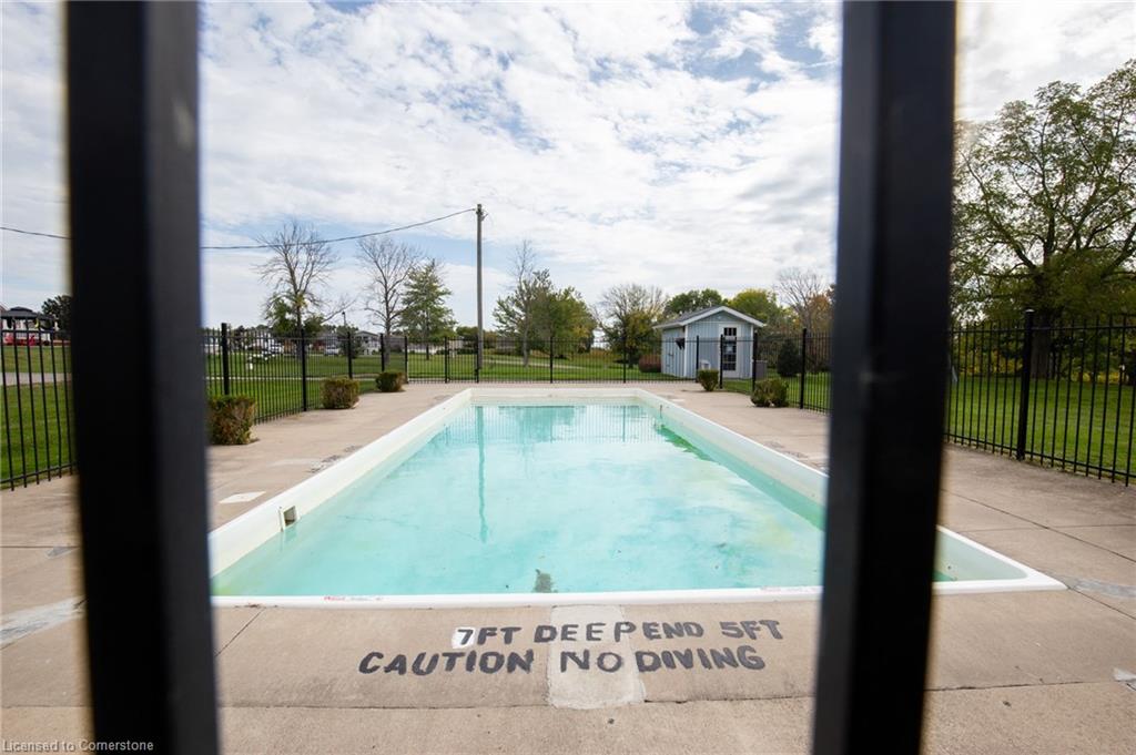 22 Cricklewood Crescent Property Photo 35