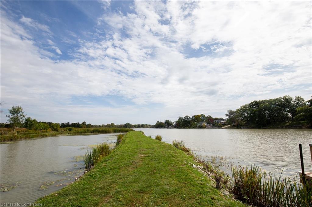 22 Cricklewood Crescent Property Photo 38