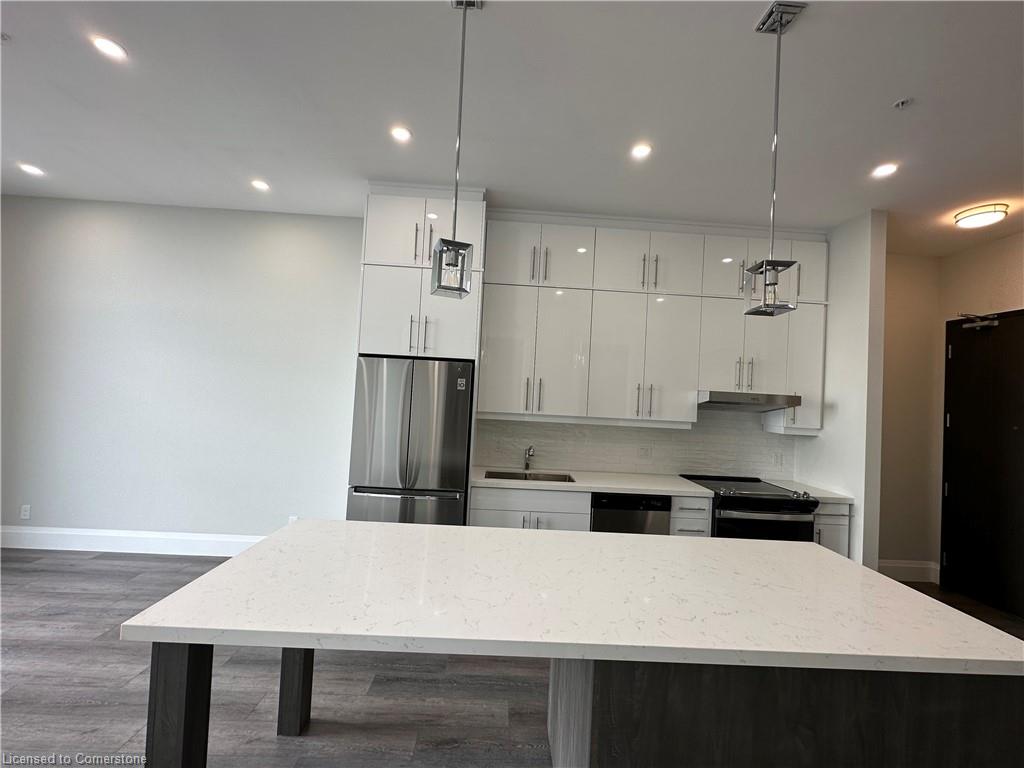 2405-15 Queen Street S Property Photo 5