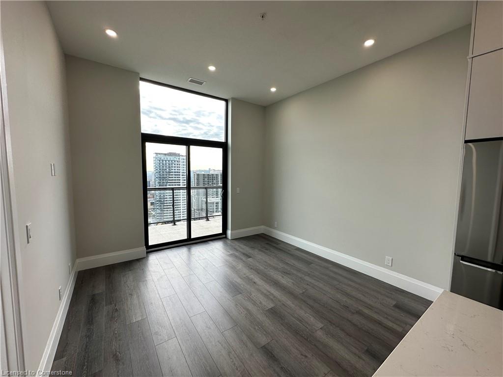 2405-15 Queen Street S Property Photo 6