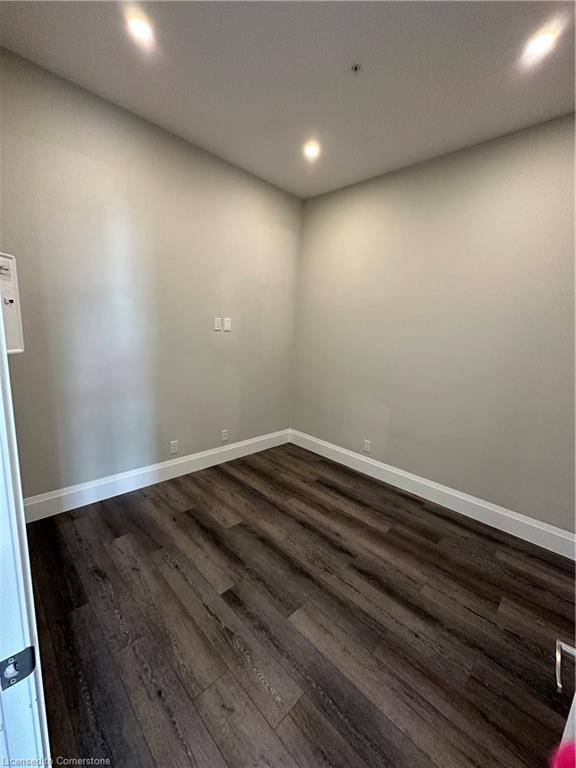 2405-15 Queen Street S Property Photo 9