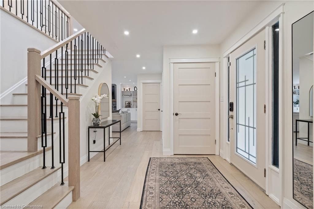 7 Carl Crescent Property Photo 2