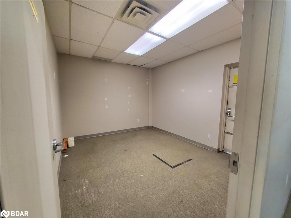 303 Dunlop Street W Property Photo 6