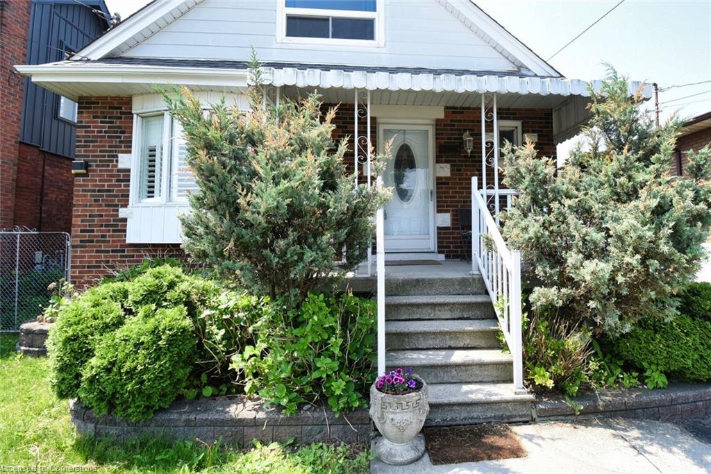 206 Crockett Street Property Photo 2