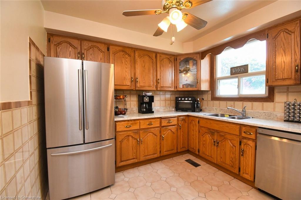 206 Crockett Street Property Photo 12