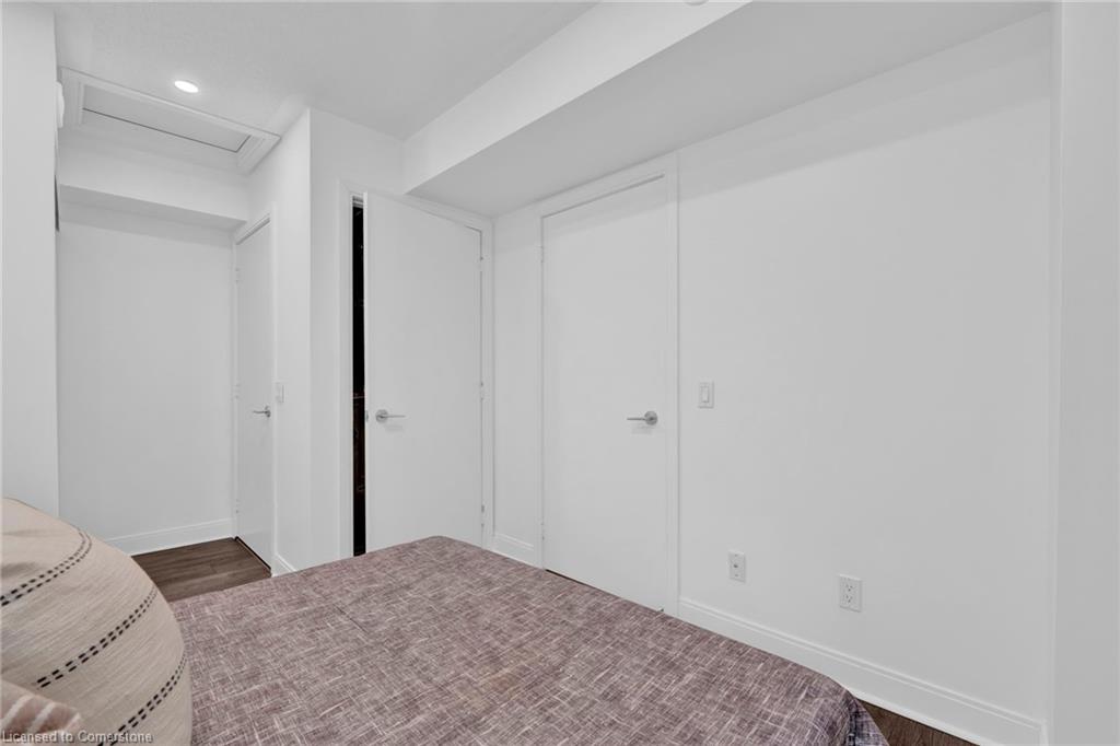 295 Village Green Square Property Photo 34