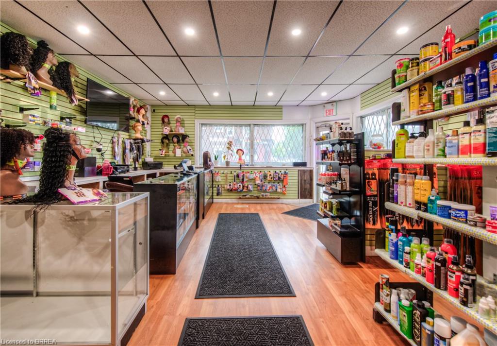 183 Market Street Property Photo 7