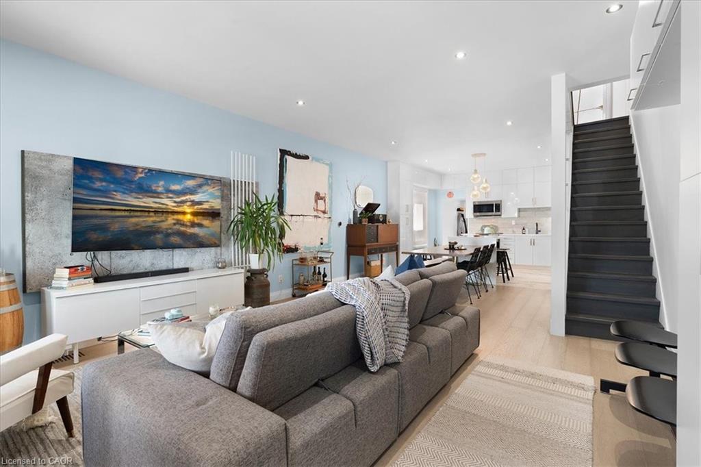 575 Mary Street Property Photo 1