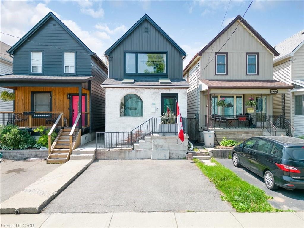 575 Mary Street Property Photo 2