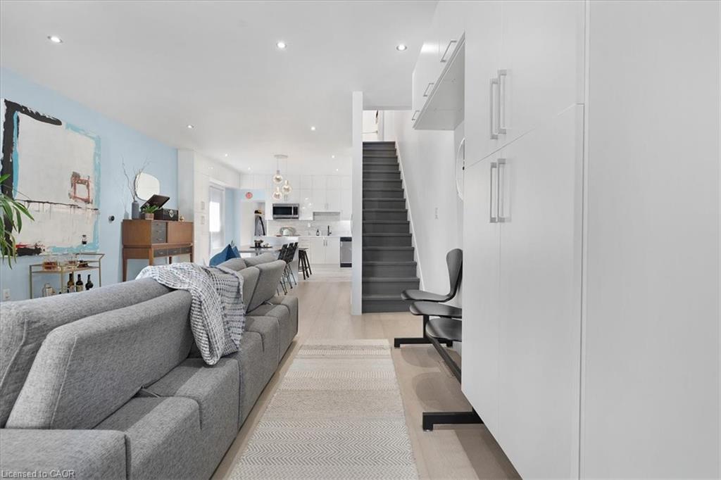 575 Mary Street Property Photo 6