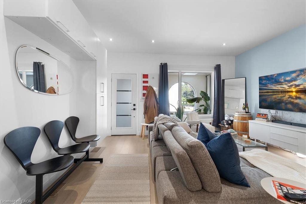 575 Mary Street Property Photo 7