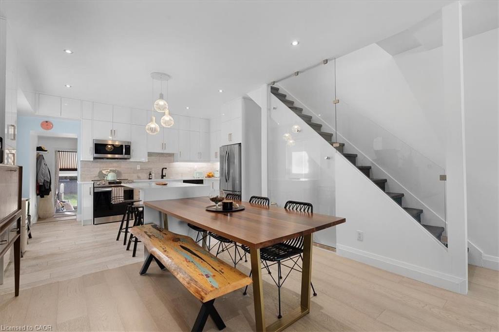 575 Mary Street Property Photo 11