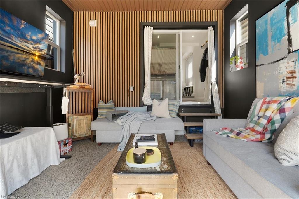 575 Mary Street Property Photo 23