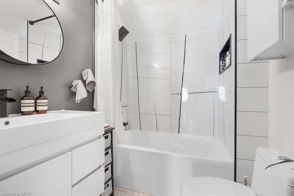 575 Mary Street Property Photo 32