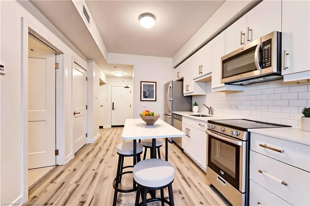 309-247 Northfield Drive E Property Photo 8