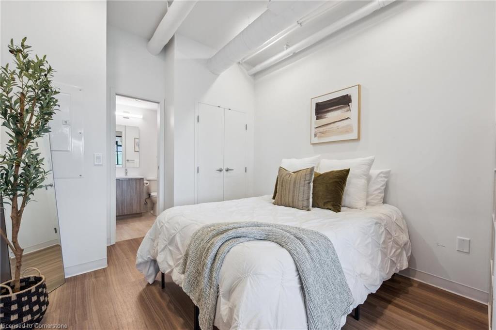 522-120 Huron Street Property Photo 18