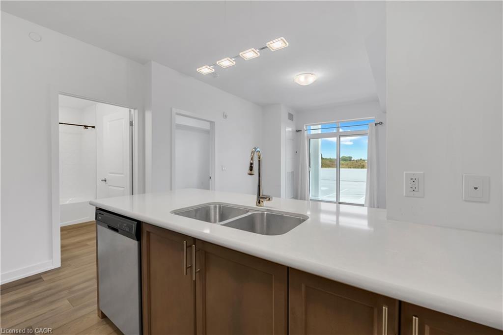 101-5055 Greenlane Road Property Photo 4