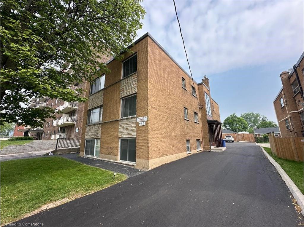 981 Mohawk Road E Property Photo 1