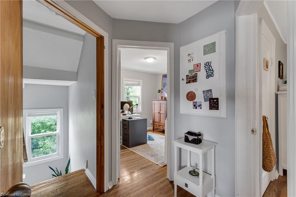 195 Victoria Street N Property Photo 11