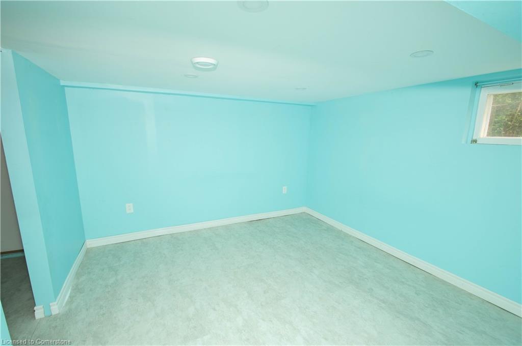 177 Owen Street Property Photo 13