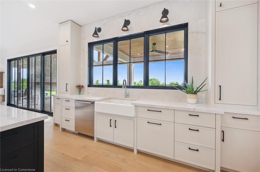 5020 First Line Property Photo 14