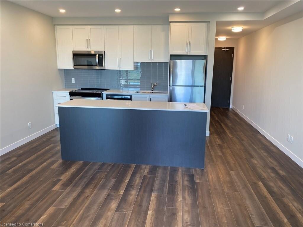 2207-15 Queen Street S Property Photo 7
