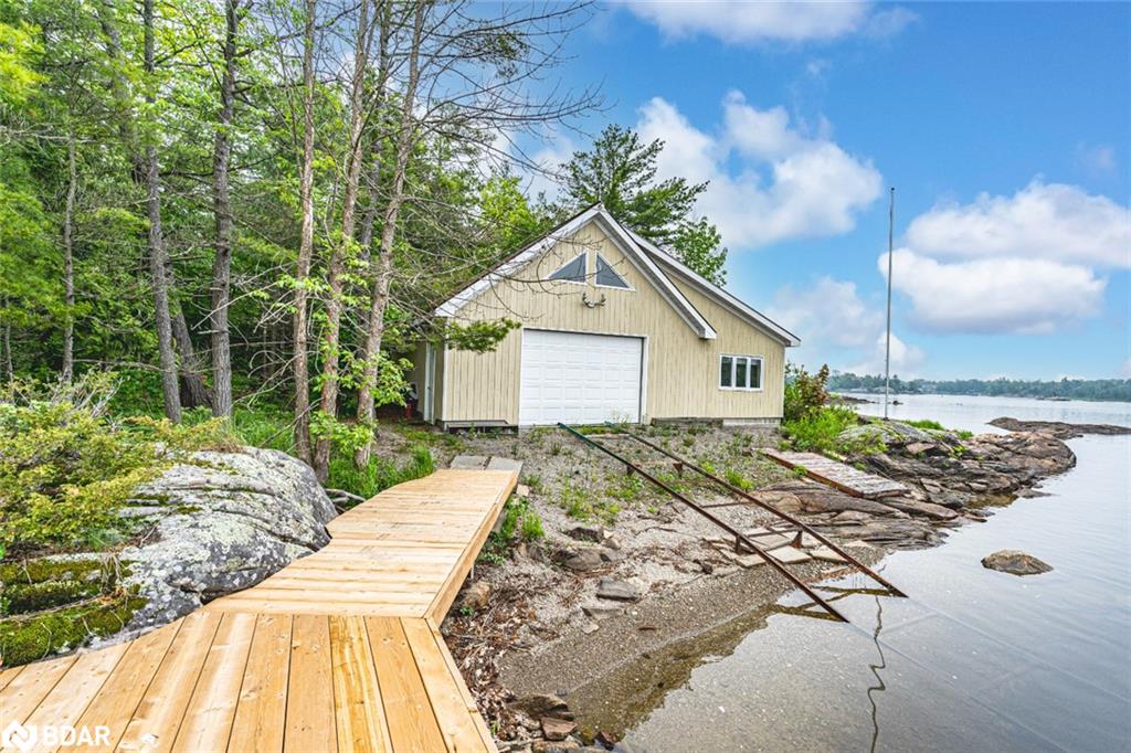 2 Is 880 Georgian Bay Property Photo 4