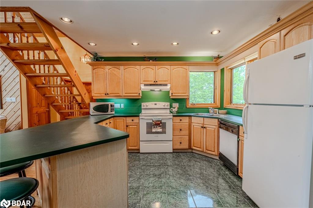 2 Is 880 Georgian Bay Property Photo 12