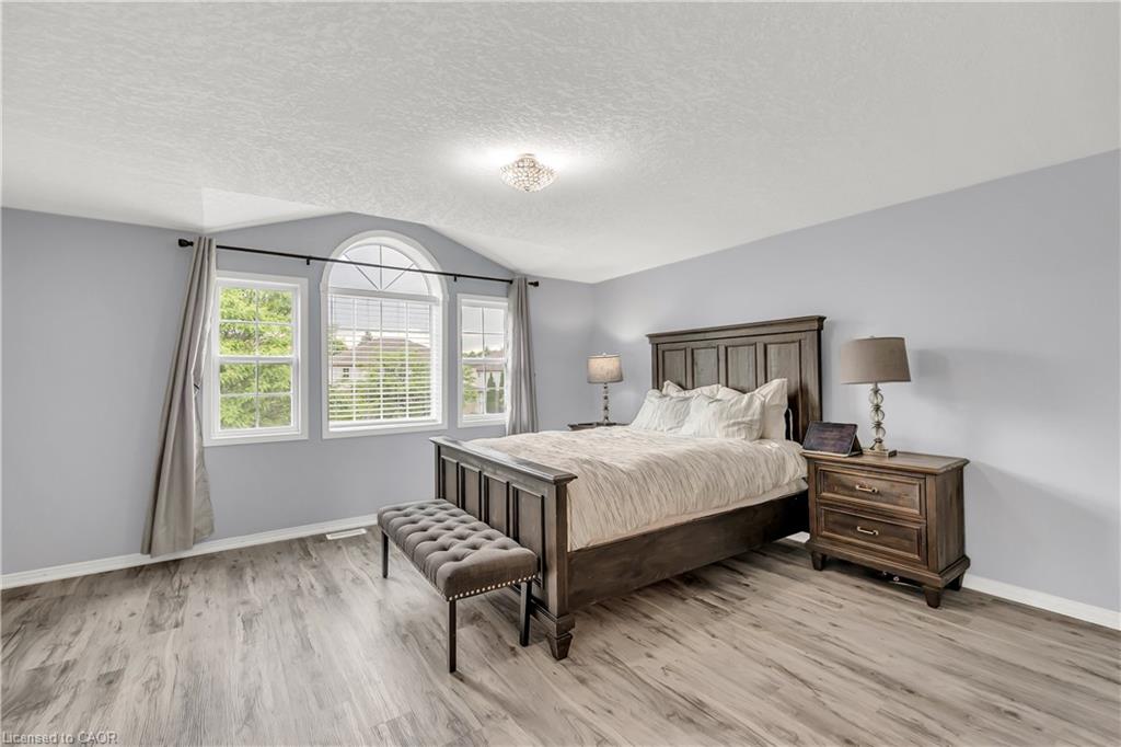 556 Dansbury Drive Property Photo 16