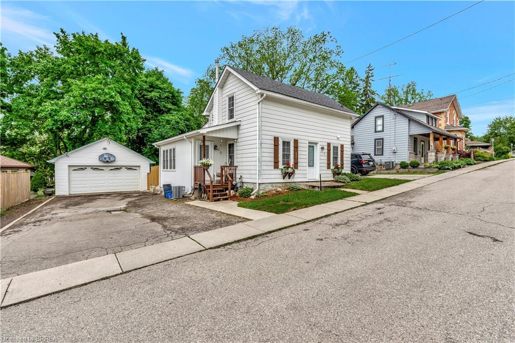 9 Lorimer Street Property Photo 1