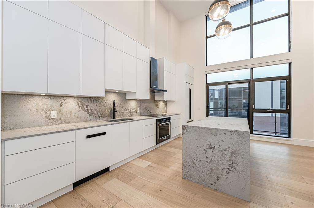 112 King Street E Property Photo 9