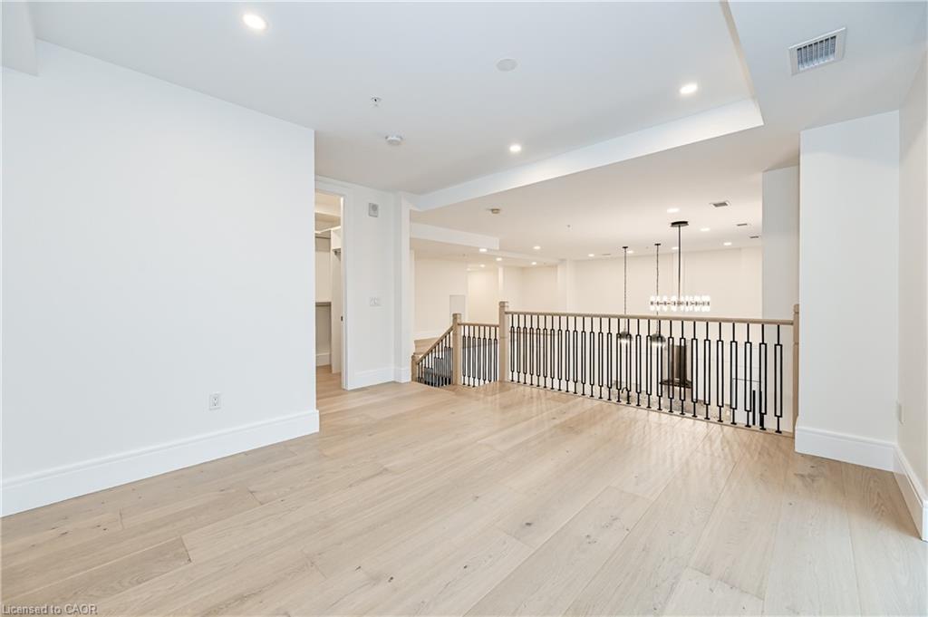 112 King Street E Property Photo 20