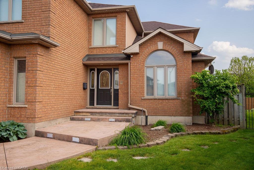 177 Claudette Gate Property Photo 2