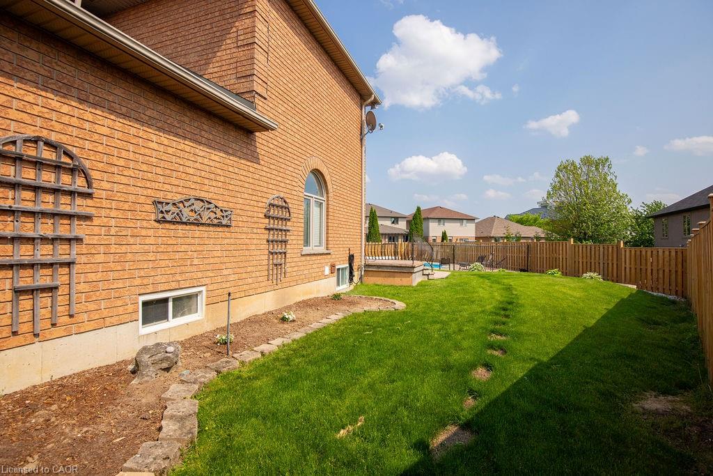 177 Claudette Gate Property Photo 3