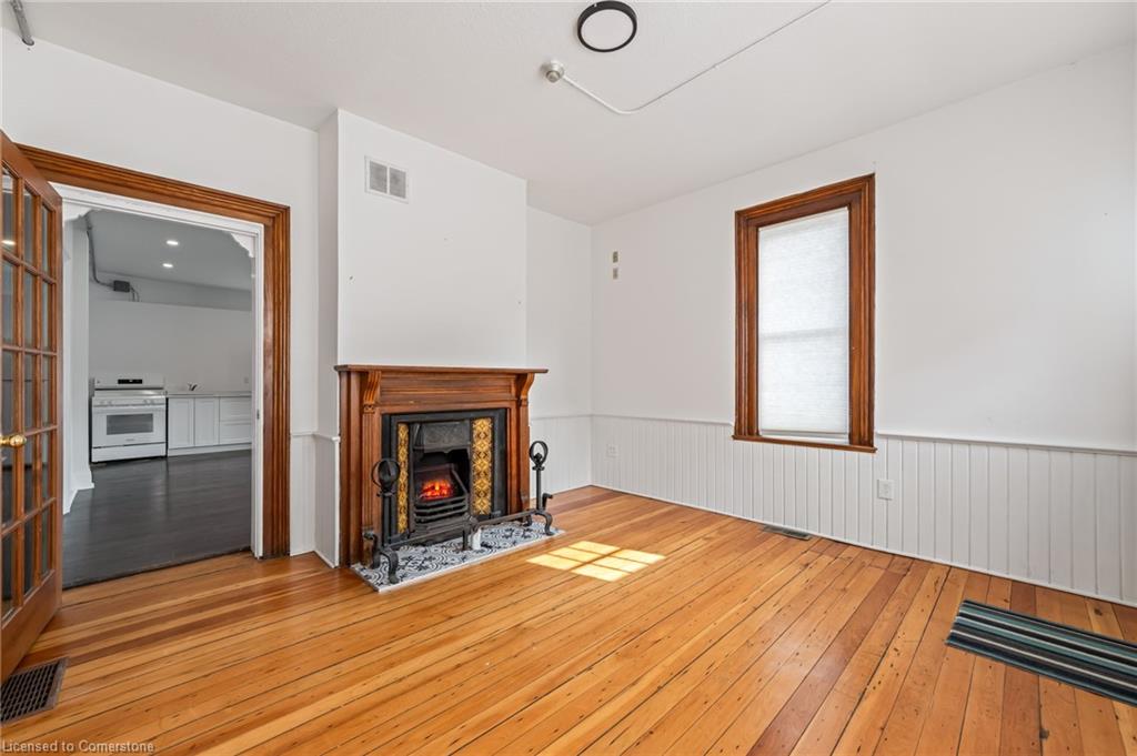 4-13 Mountain Street Property Photo 3