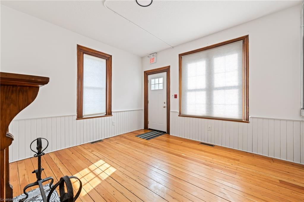 4-13 Mountain Street Property Photo 5