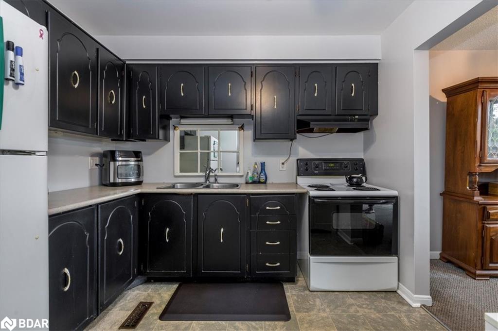 88 Chaucer Crescent Property Photo 10