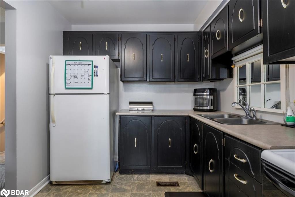 88 Chaucer Crescent Property Photo 11