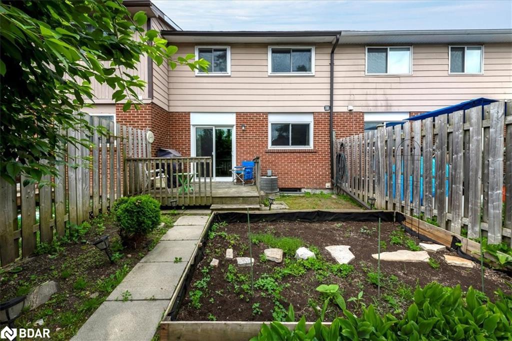 88 Chaucer Crescent Property Photo 27