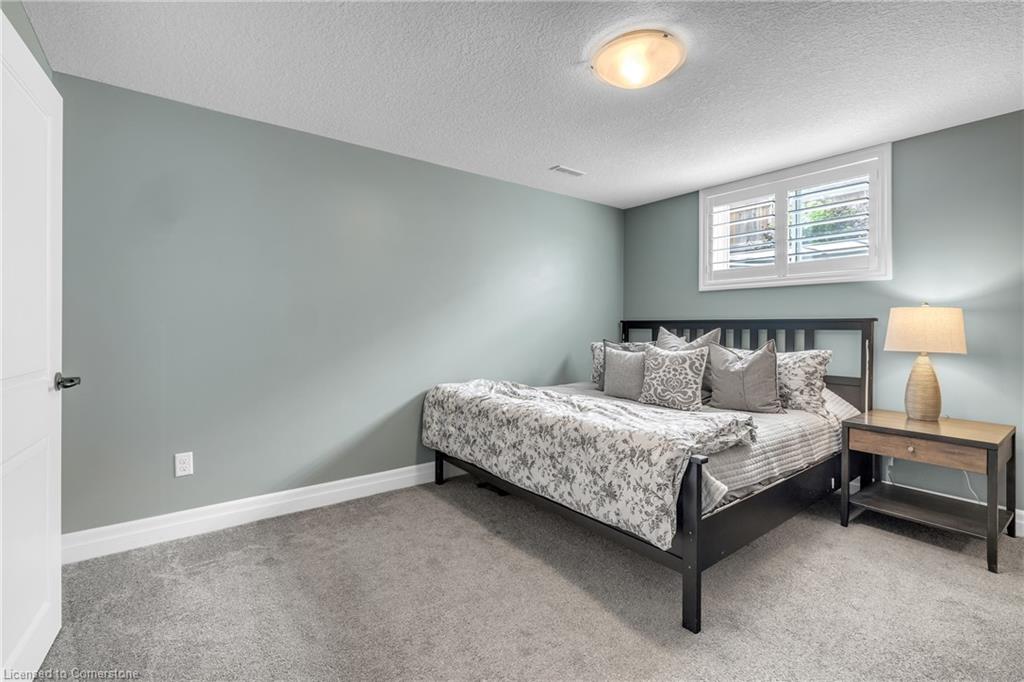 17 Amanda Avenue Property Photo 28