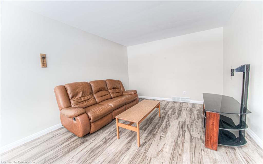 42 Cardill Crescent Property Photo 8