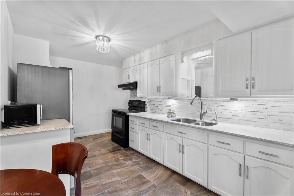 84 Elgin Crescent Property Photo 8