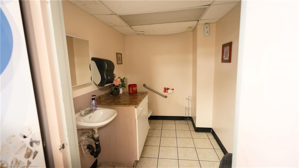 132 Main St E Street E Property Photo 17