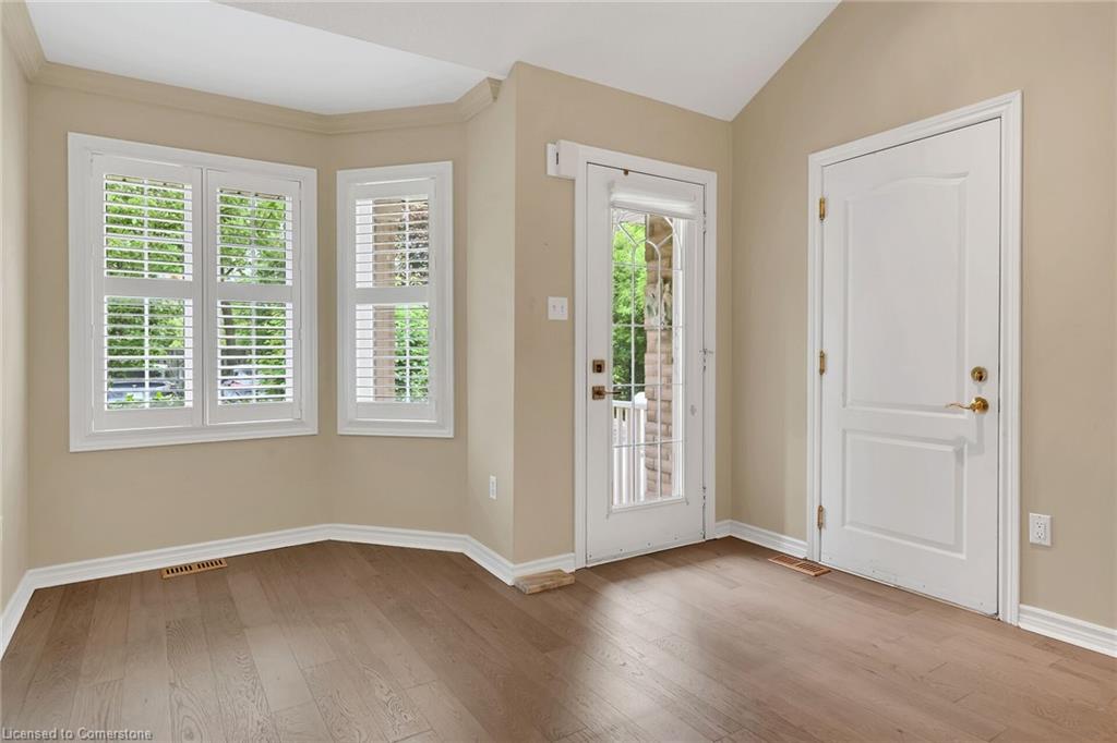 7-3243 New Street Property Photo 5