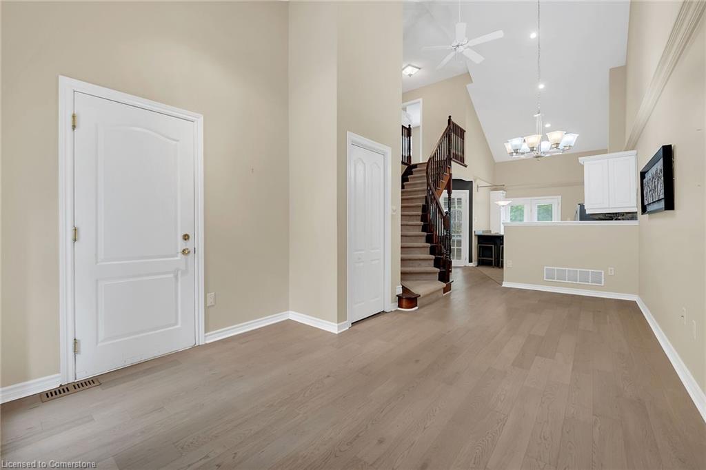 7-3243 New Street Property Photo 8