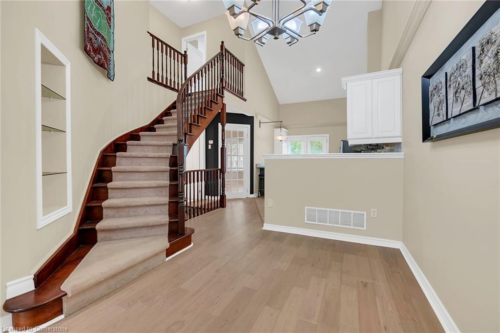 7-3243 New Street Property Photo 10