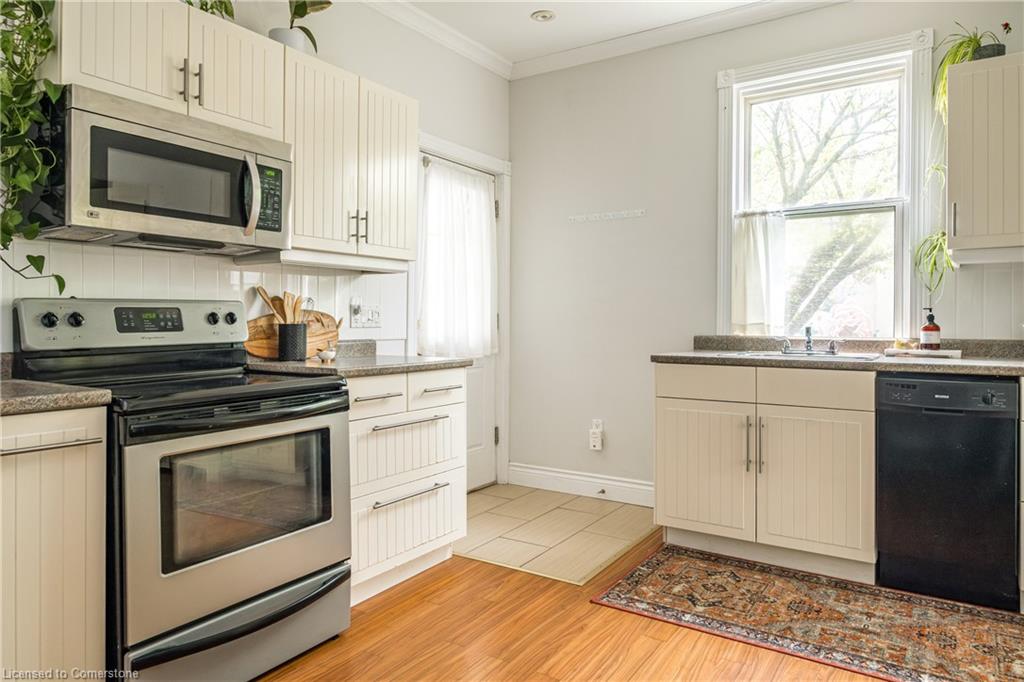 432 Dundurn Street S Property Photo 13
