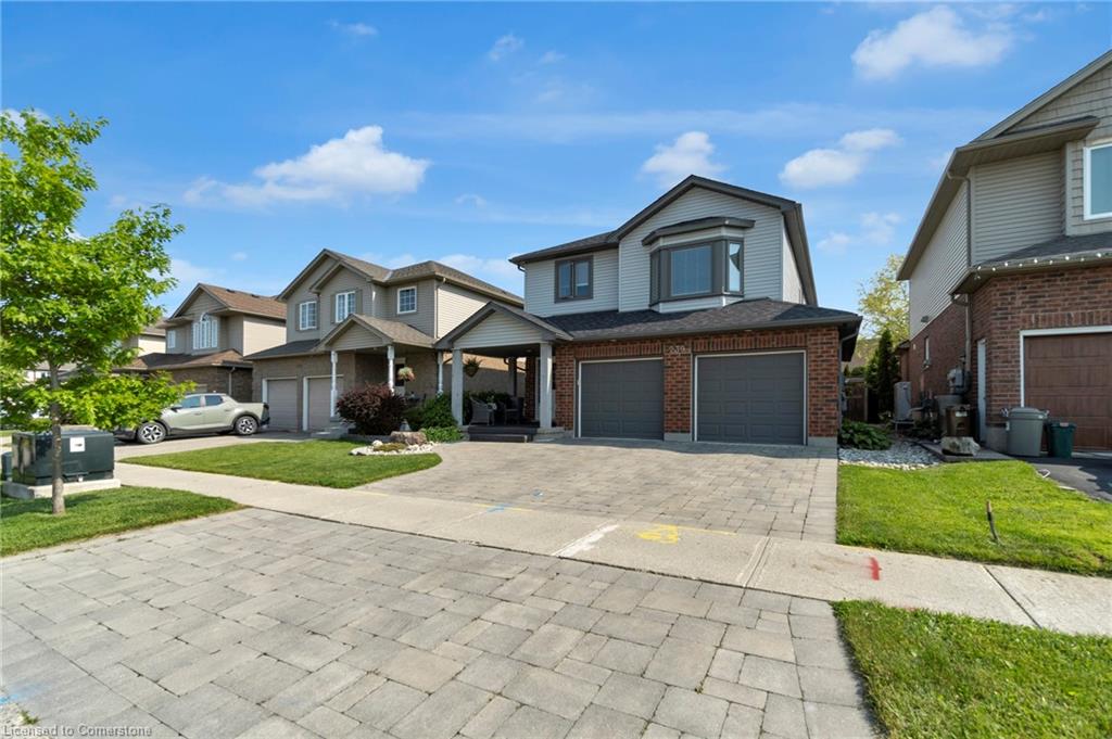 239 Park Avenue W Property Photo 4