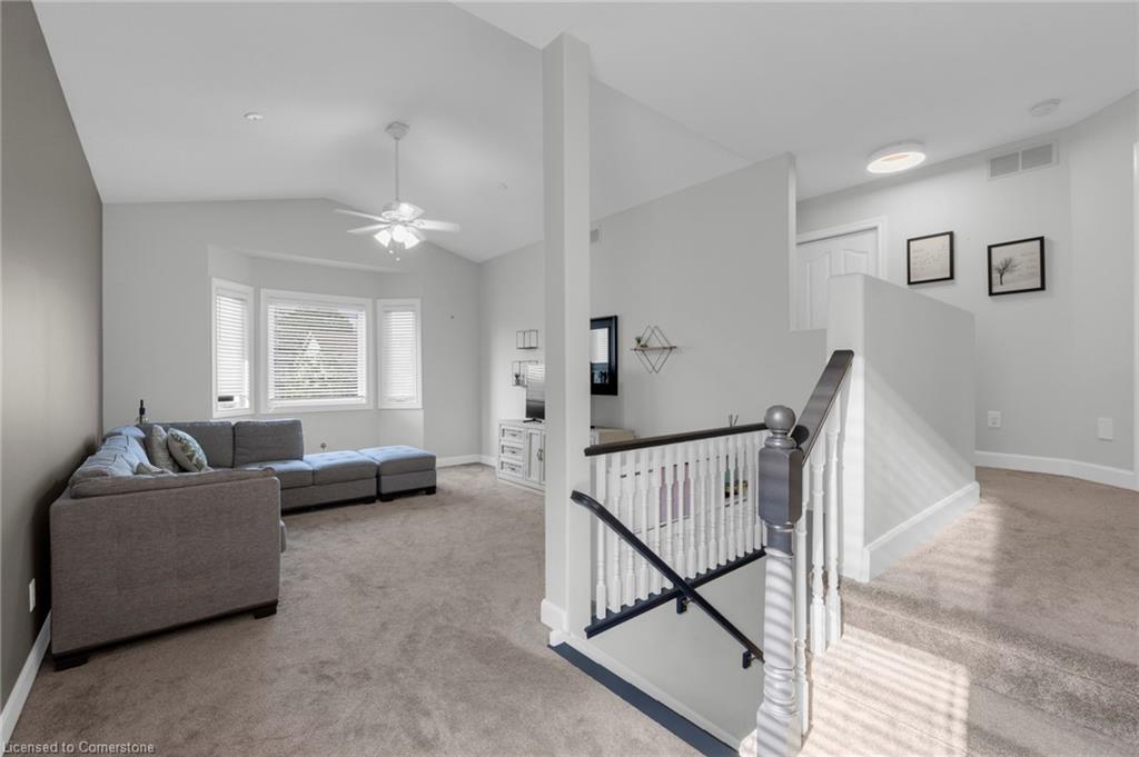239 Park Avenue W Property Photo 25